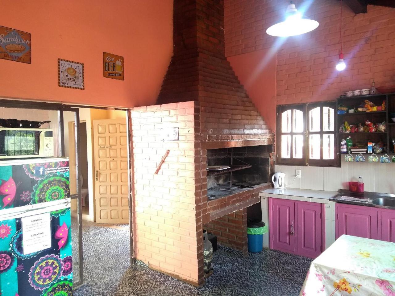 Butterfly Hostel Puerto Iguazú Esterno foto